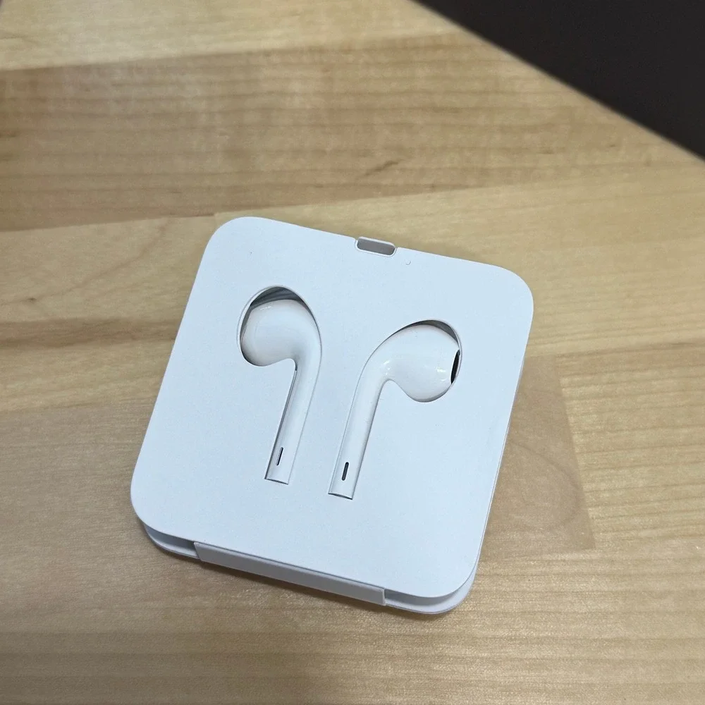 Original Apple Ear Pods Lightening Connector Jack Adapter iphone 8 Box-No‎ Phone